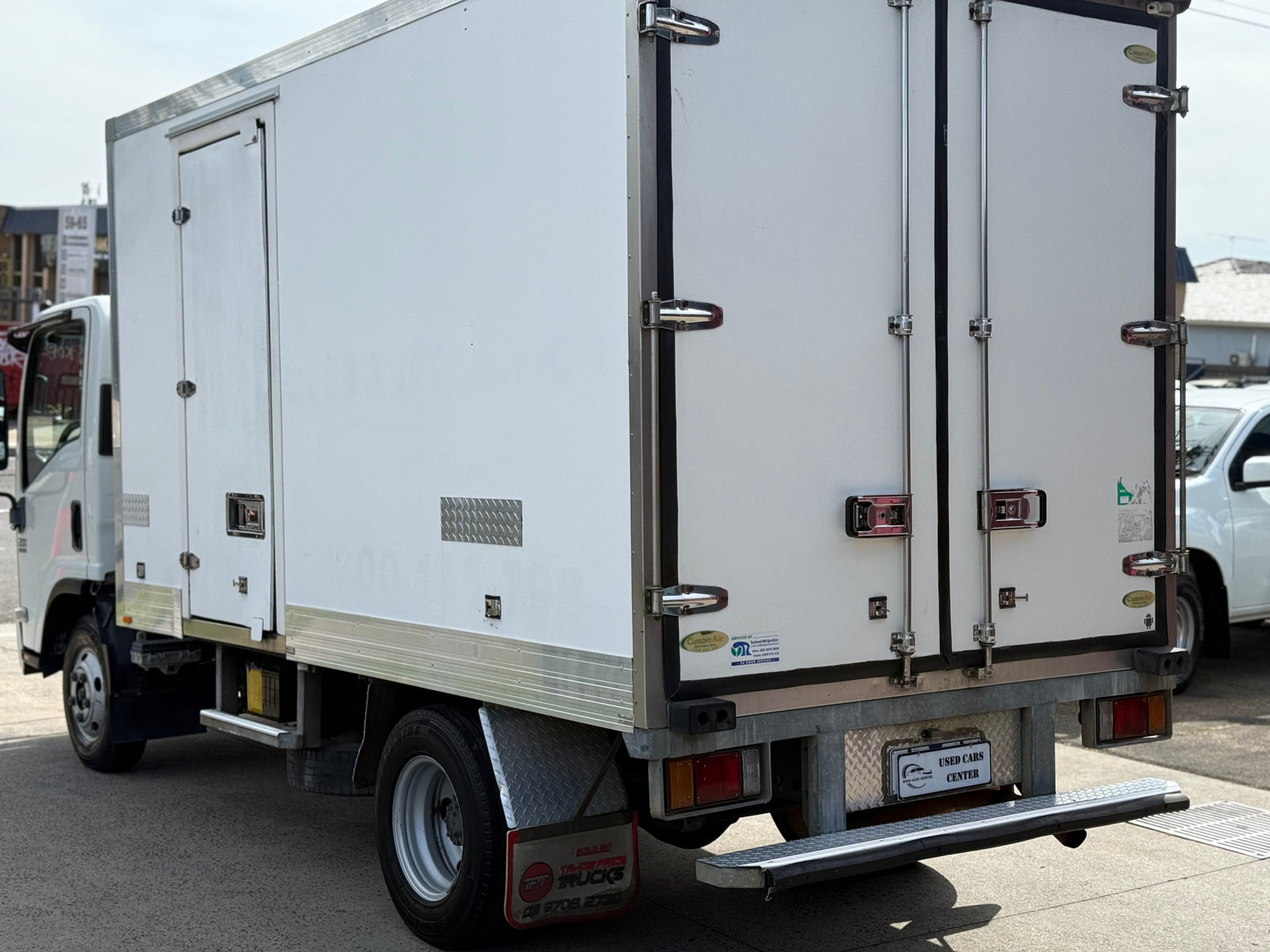 2008 Isuzu NPR 200 Medium