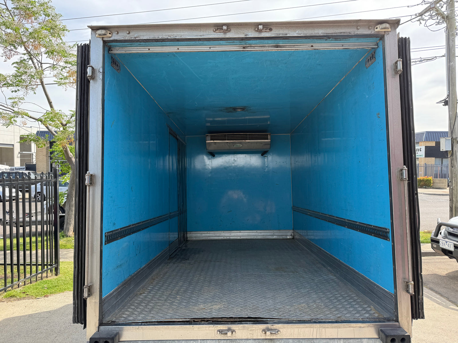 2008 Isuzu NPR 200 Medium