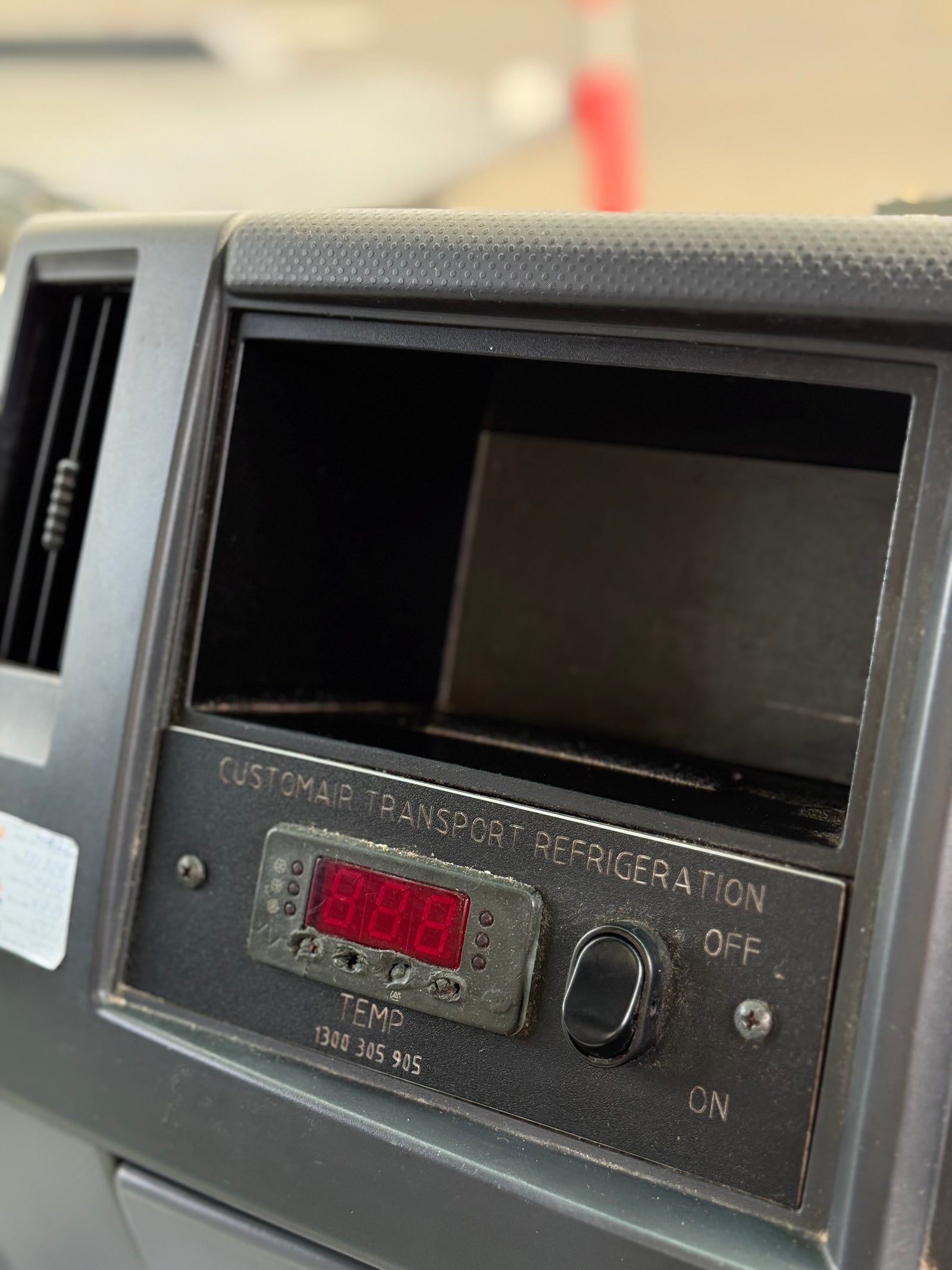 2008 Isuzu NPR 200 Medium