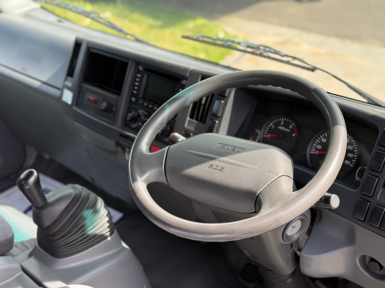 2008 Isuzu NPR 200 Medium