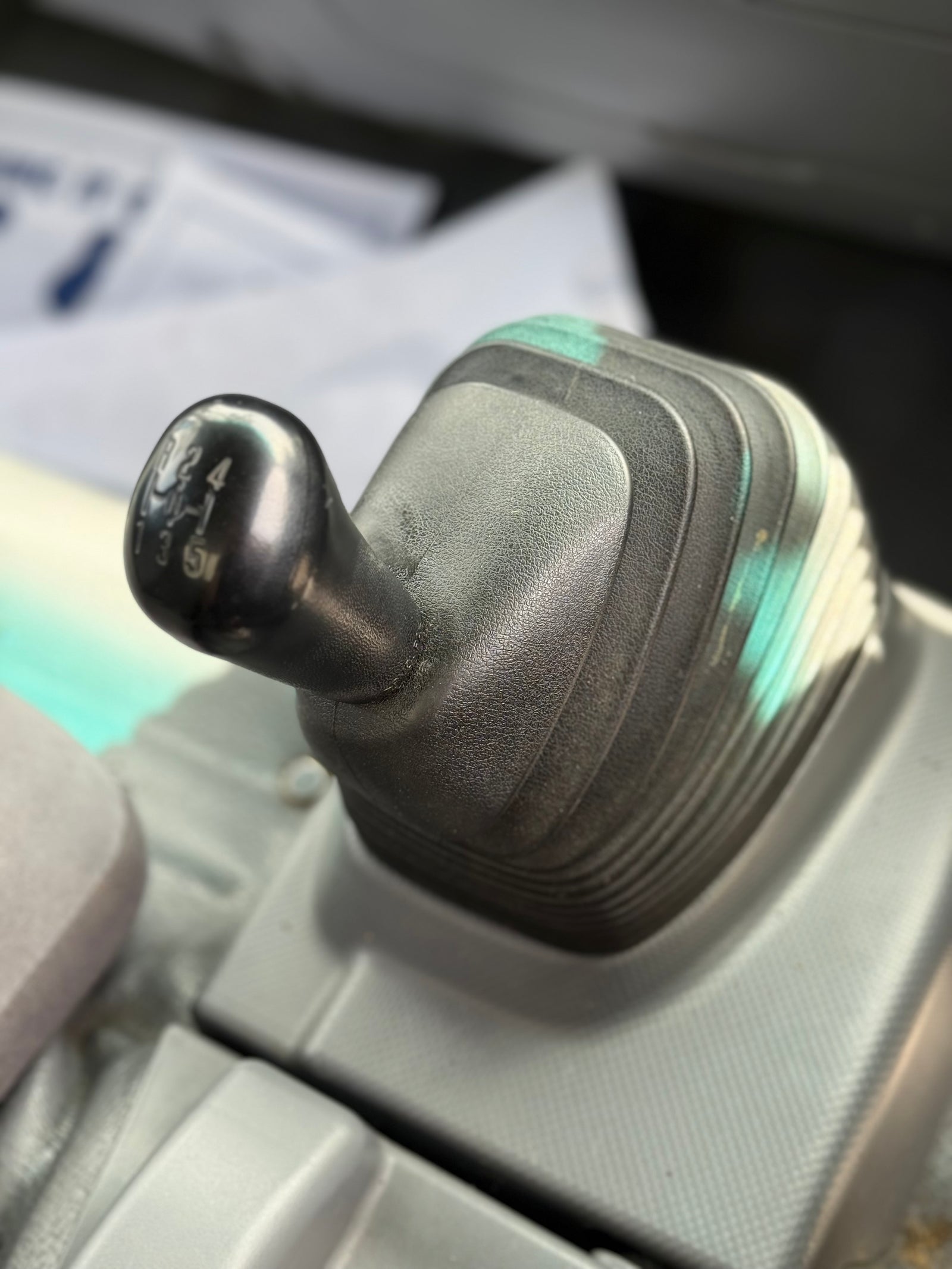 2008 Isuzu NPR 200 Medium