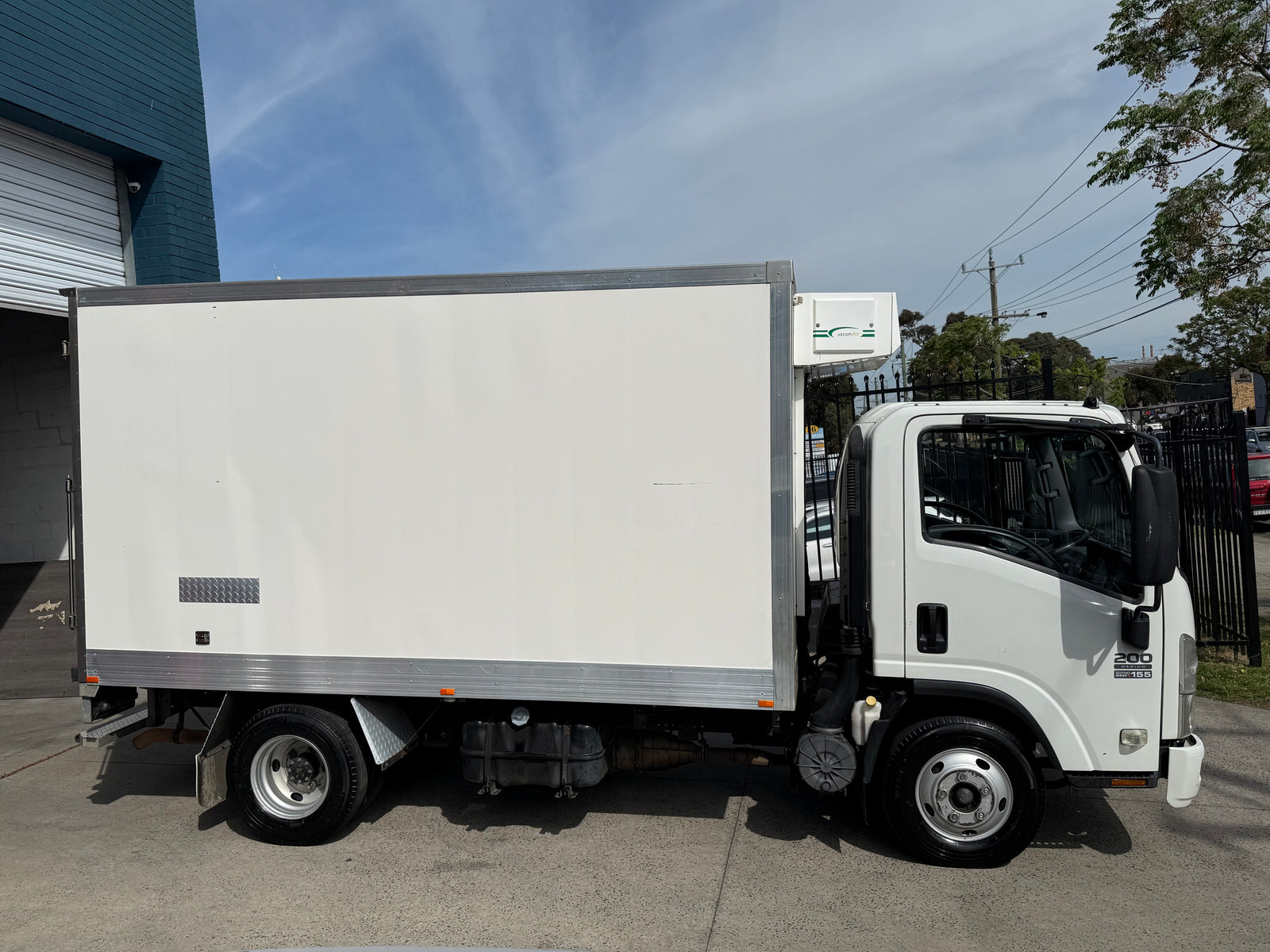 2008 Isuzu NPR 200 Medium